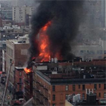حريق هائل في مبنى وسط نيويورك 
