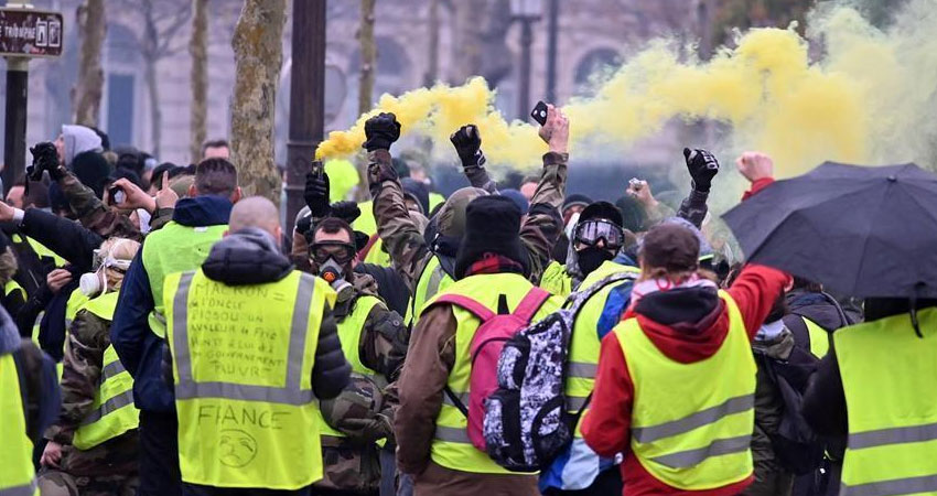 فرنسا.. عنف واعتقالات في احتجاجات السترات الصفراء