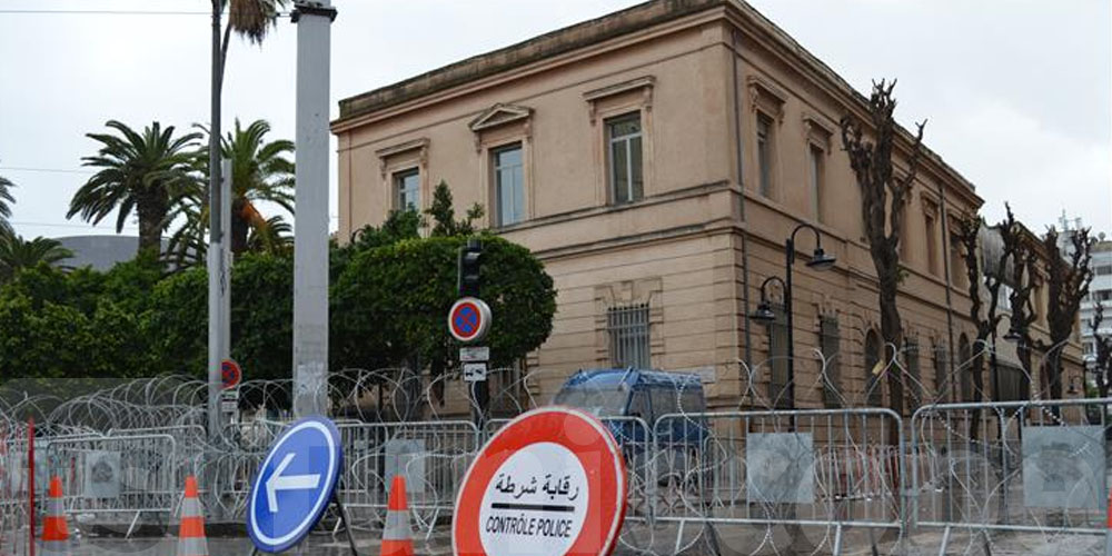عاجل: تصاعد الدخان من السفارة الفرنسية بتونس