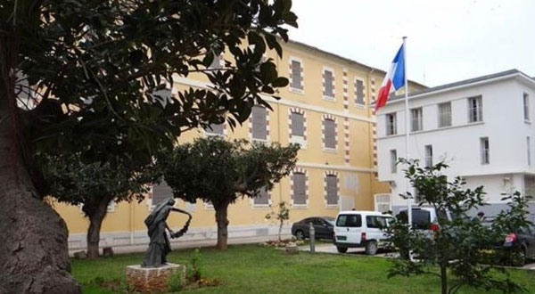 فرنسا تحذر رعاياها بالجزائر و ليبيا من زيارة بعض المناطق
