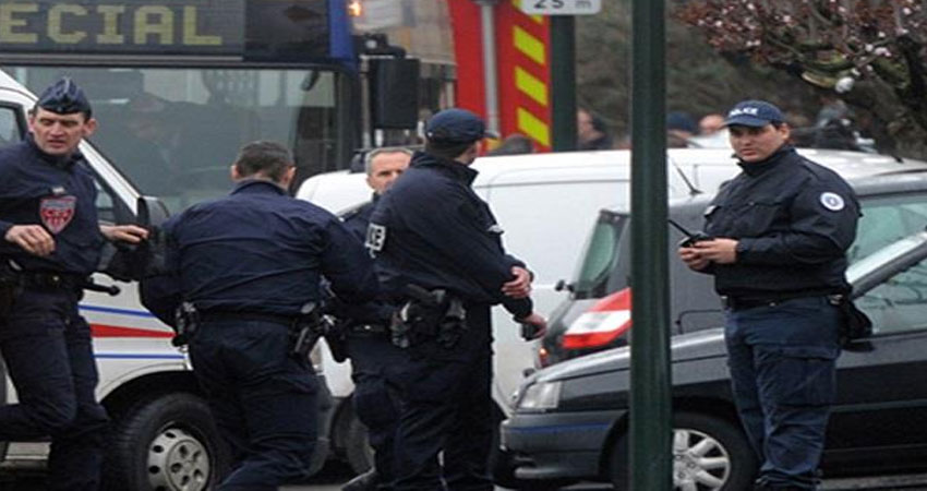 الشرطة الفرنسية تعتقل طالب لجوء أفغاني طعن 4 أشخاص