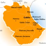 L’entrée du local du gouvernorat de Gabès bloquée par un groupe de chômeurs 