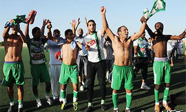 Habib Essid décide d’octroyer une prime aux joueurs du Stade Gabésien après leur qualification