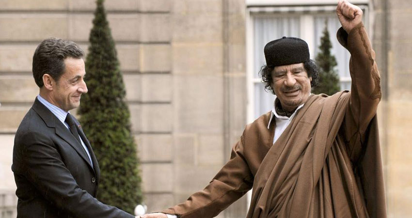 القذافي دعم ساركوزي بـ8 ملايين دولار للفوز بالرئاسة