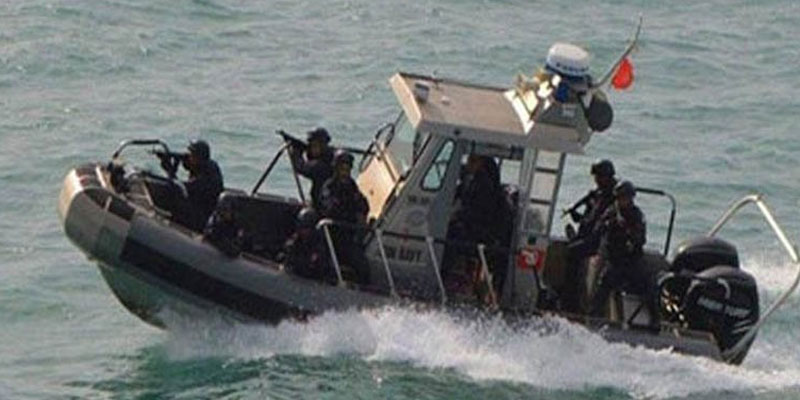 جيش البحر ينقذ مهاجرين جزائريين