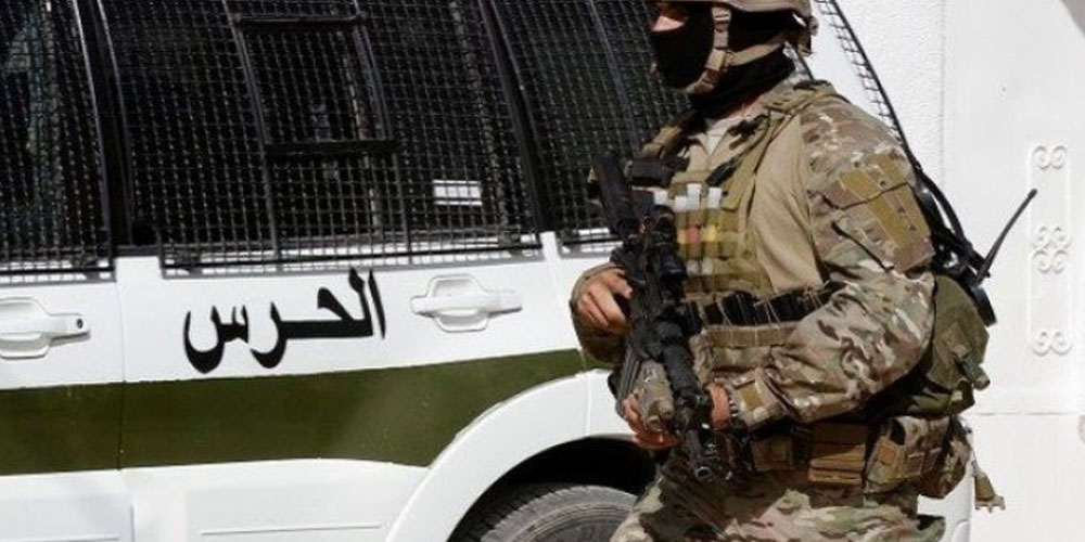  القصرين: مرّوج مخدرات يدهس رئيس مركز للحرس الوطني