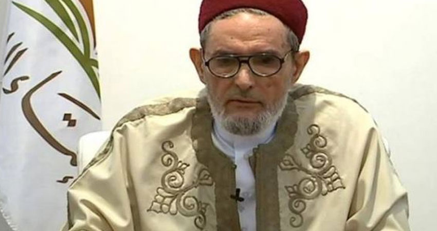مفتي الإخوان الليبي يُعدل موعد العيد بمكالمة هاتفية من تركيا