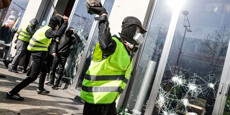 الشرطة الفرنسية تشتبك مع محتجي السترات الصفراء في ستراسبورج