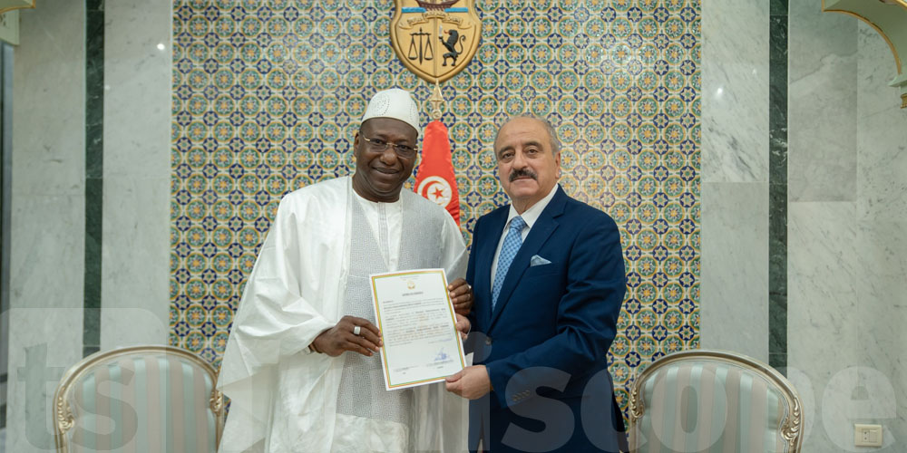 السفير الغيني الجديد يصل تونس
