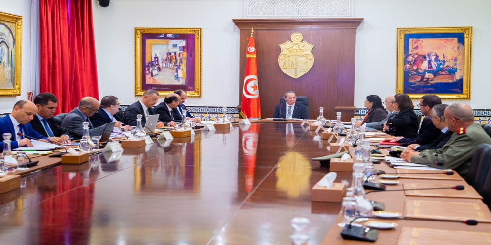 رئيس الحكومة يشرف على جلسة عمل وزارية حول المنظومة الدوائية