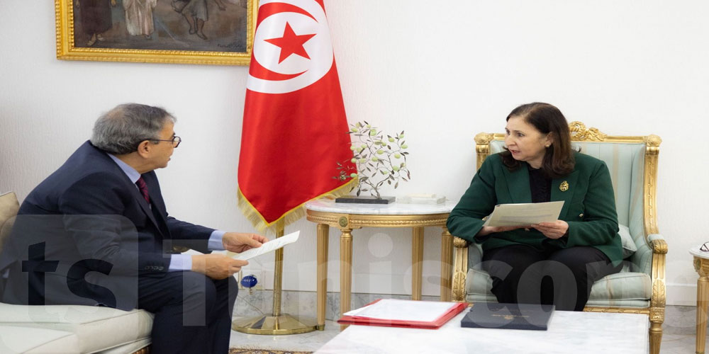 رئيسة الحكومة تتسلّم القوائم المالية للبنك المركزي لسنة 2025 وتقرير مراقبي الحسابات