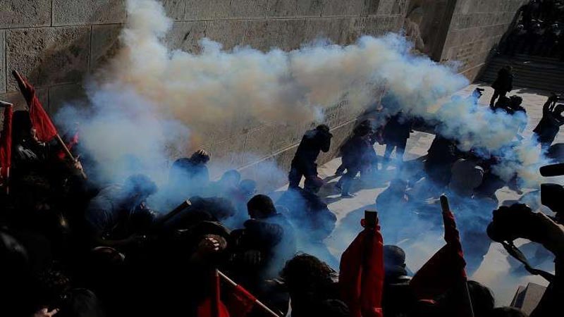 اليونان: الشرطة تفرق محتجين على إجراءات التقشف