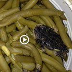 Une grenouille dans une boite de haricots verts, en France