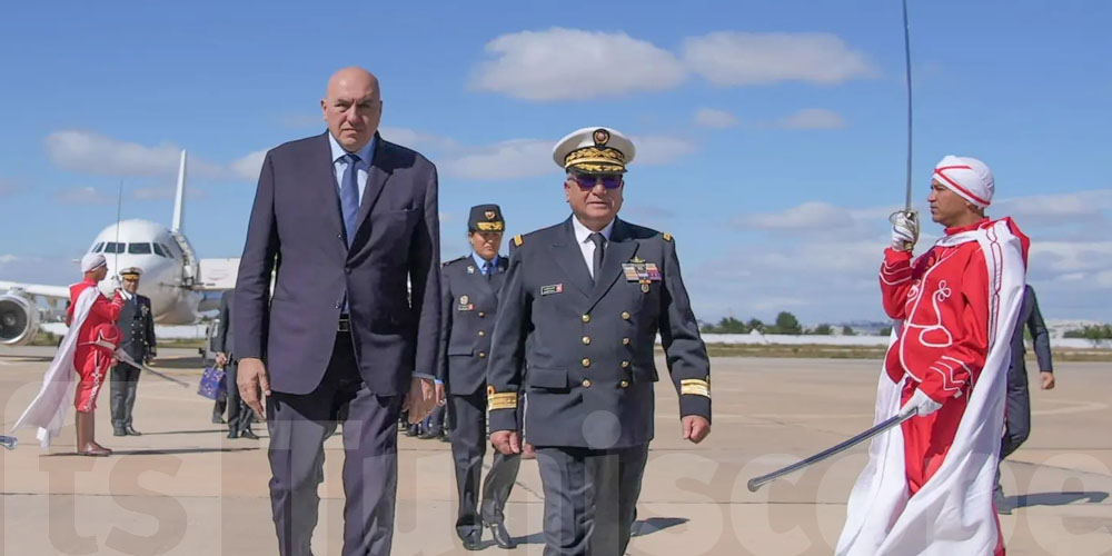 Arrivée du ministre italien de la Défence à Tunis