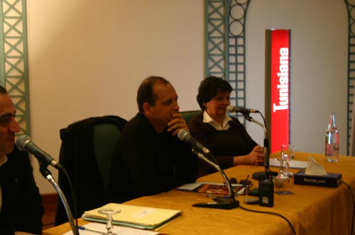 h-anouarbrahemsurprise-240309-3.jpg
