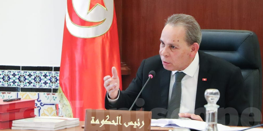 Ahmed Hachani reçoit le rapport final de l’audit des recrutements dans le secteur public