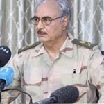 قوات حفتر تهدد بتفجير ميناء بنغازي لمنع وصول الأسلحة للإسلاميين
