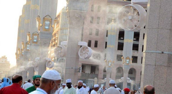 مكة المكرمة.. توفير 5 آلاف مروحة رذاذ مياه لمساعدة الحجاج على تحمل الحر