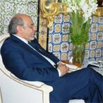 Photo du jour: A l’aise à la Kasbah, Jebali rencontre Laarayedh et Caïd Essebsi 