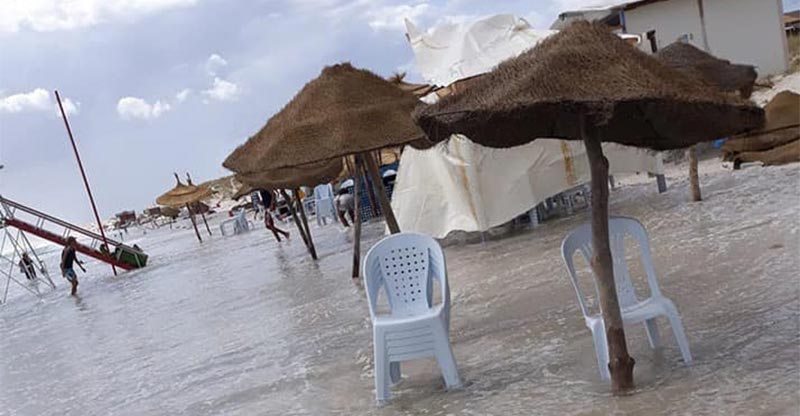 بالصورة: احتكار الشواطئ والتعدي على الملك العام.. مازال متواصل في تونس