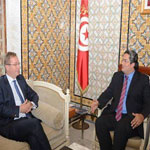  بحث آفاق التعاون التونسي البريطاني، الورفلي يلتقي كاول