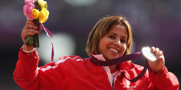 Hania Aidi offre une 13ème médaille à la Tunisie, une médaille d’argent