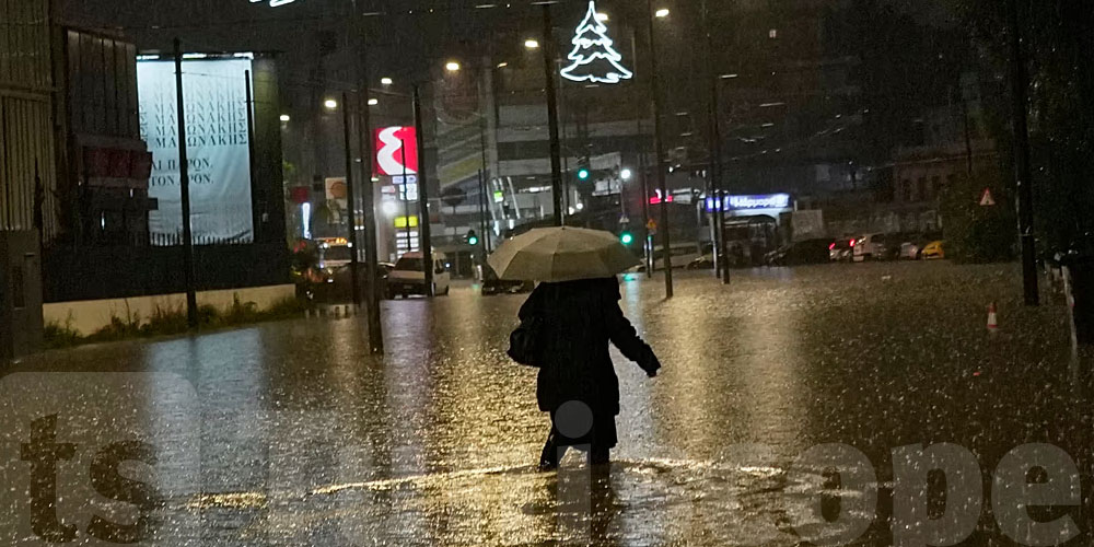 Grèce : un garde-côte tué, tempête Harry en furie