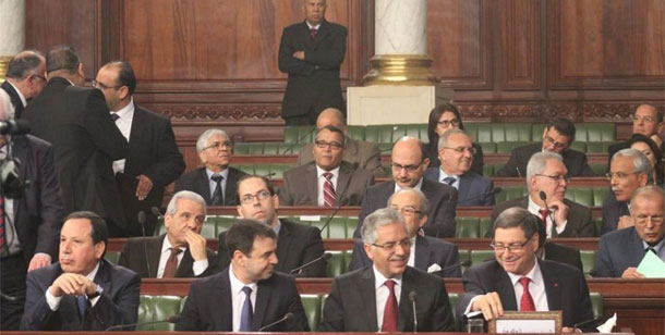 Le gouvernement Essid obtient la confiance de l’ARP avec la majorité des voix