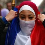 وزيرة فرنسية سابقة تهاجم المسلمين: اندمجوا أو ارحلوا