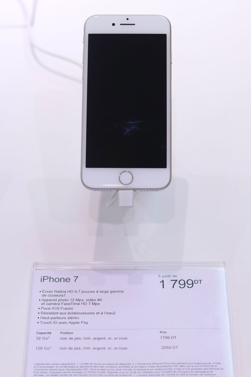 iStore-191219-65.jpg
