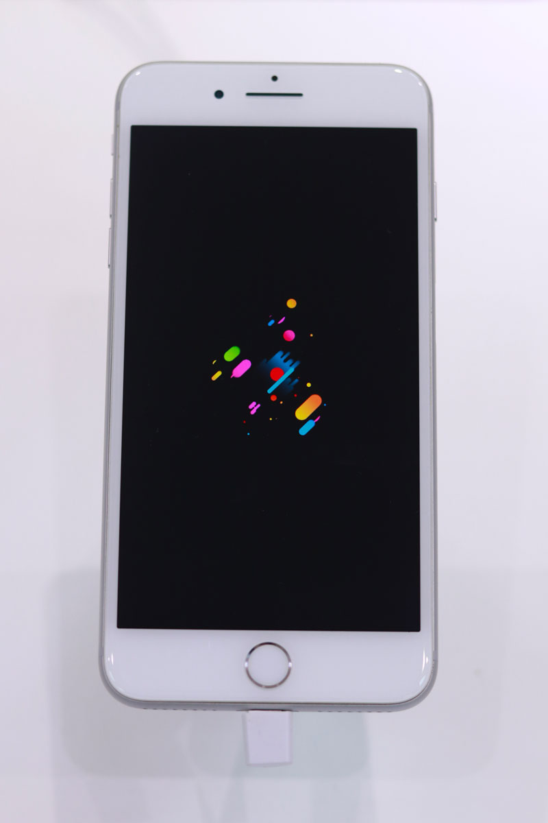 iStore-191219-69.jpg