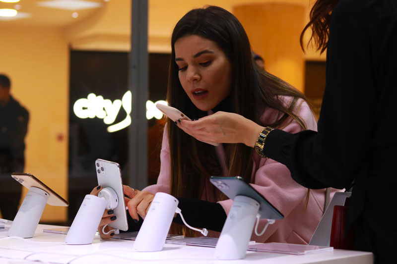 iStore-191219-76.jpg