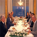 Nouvelle photo de l'iftar des responsables politiques à Carthage