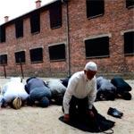  Auschwitz: des imams de différents pays prient pour les victimes de l'Holocauste