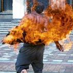 Devant le Théâtre Municipal: Un jeune homme vient de s'immoler par le feu 