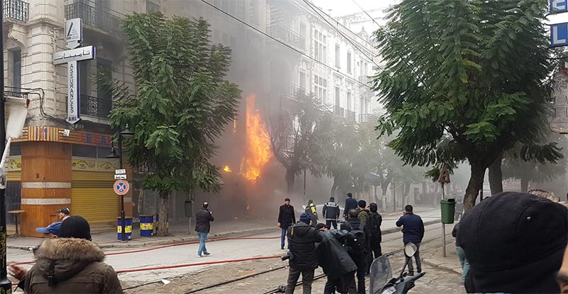En vidéo : Un important incendie à l’Avenue de Carthage à Tunis, le ministère de l'Intérieur explique