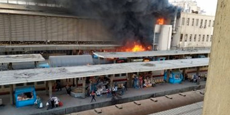 En vidéo : Incendie à bord d’un train en Égypte, plusieurs morts et blessés