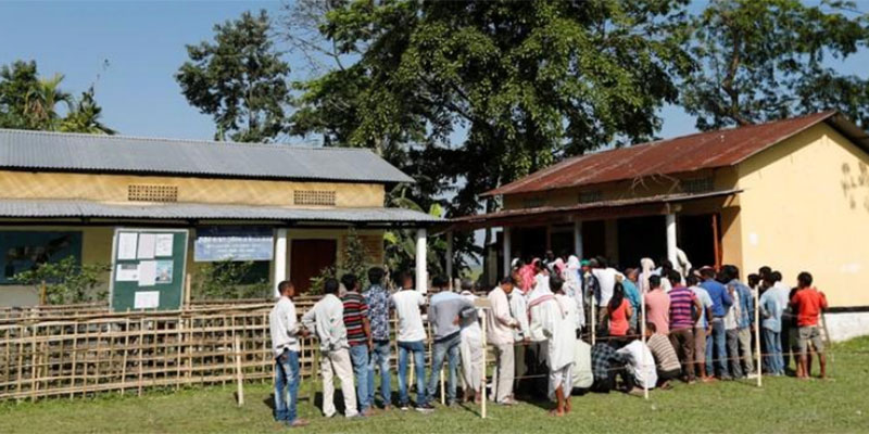 الهنود يتوافدون بأعداد كبيرة على مراكز التصويت في اليوم الأول من الانتخابات