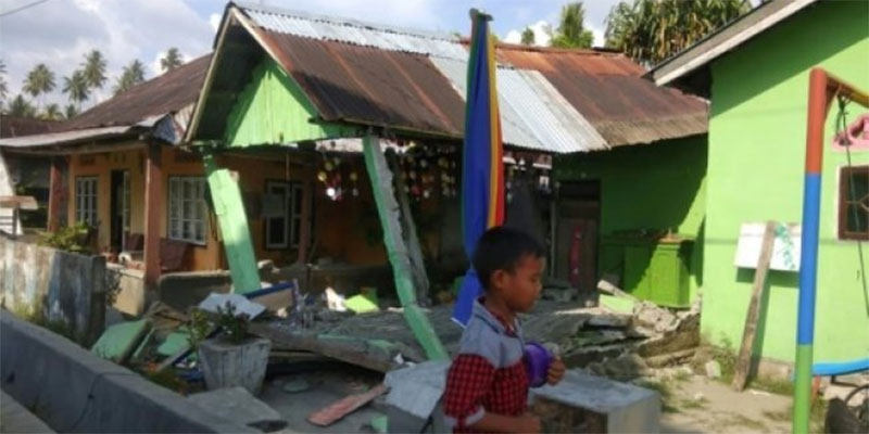 إندونيسيا: تسونامي يضرب مدينة بالو إثر زلزال قوي أدى لانهيار أبنية ''كثيرة ''