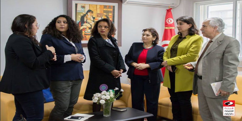  منظمة العفو الدولية تسلم هيئة الحقيقة والكرامة أرشيف المنظمة في تونس