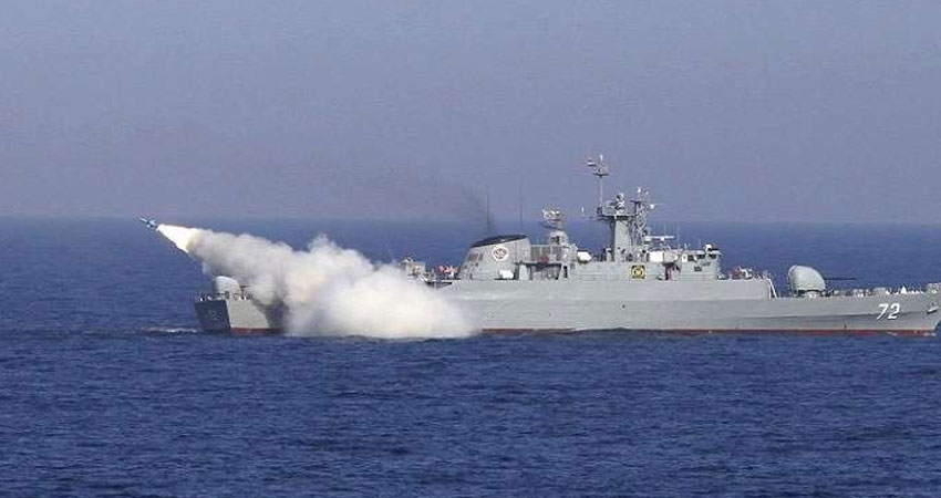 مدمرة إيرانية تطلق صاروخا مطوّرا على هدف في بحر عُمان