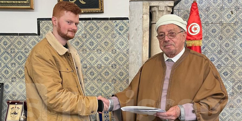 مواطن أوروبي يعلن اسلامه أمام مفتي الجمهورية