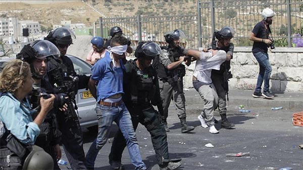الجيش الإسرائيلي يعتقل 22 فلسطينيا في الضفة الغربية