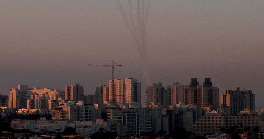 إطلاق صفارات إنذار في تل أبيب بعد إطلاق صواريخ من غزة