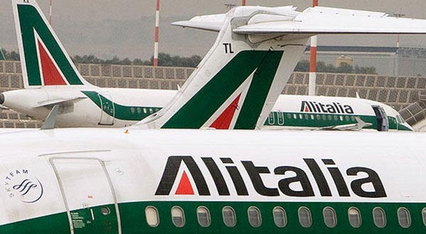 إلغاء 200 رحلة طيران بسبب إضراب في شركة أليطاليا 