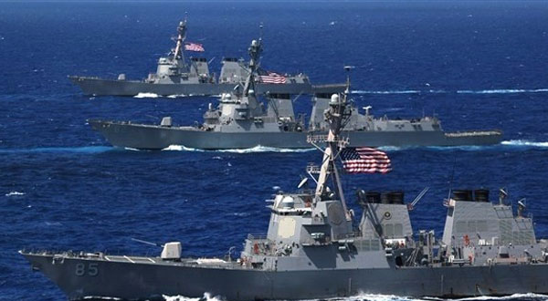 البحرية الأمريكية :أضرار طفيفة في مدمرة بعد اصطدامها بسفينة قبالة اليابان