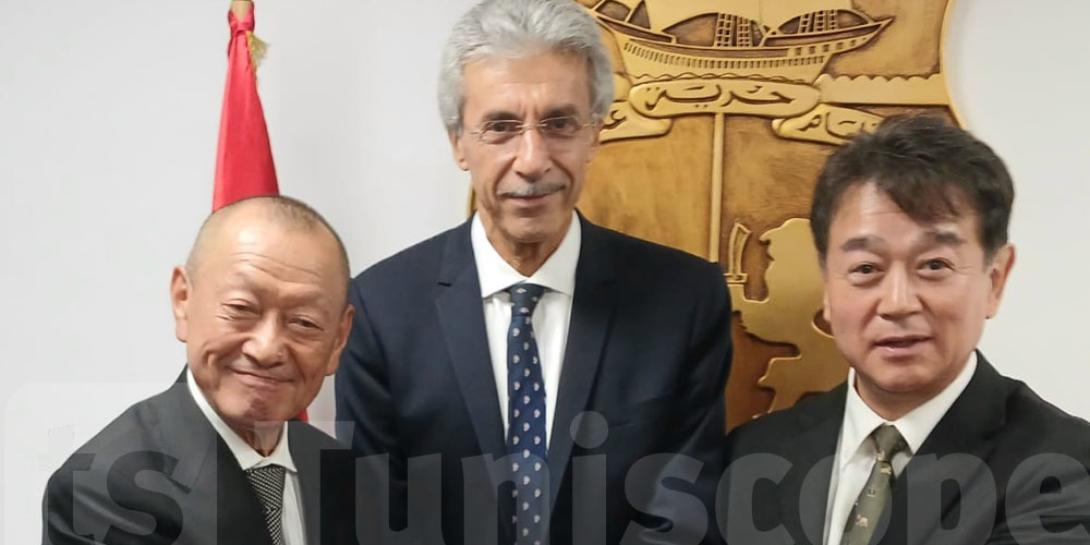 لقاء بين وزير الإقتصاد و رئيس الجمعية اليابانية للاقتصاد والتنمية في افريقيا