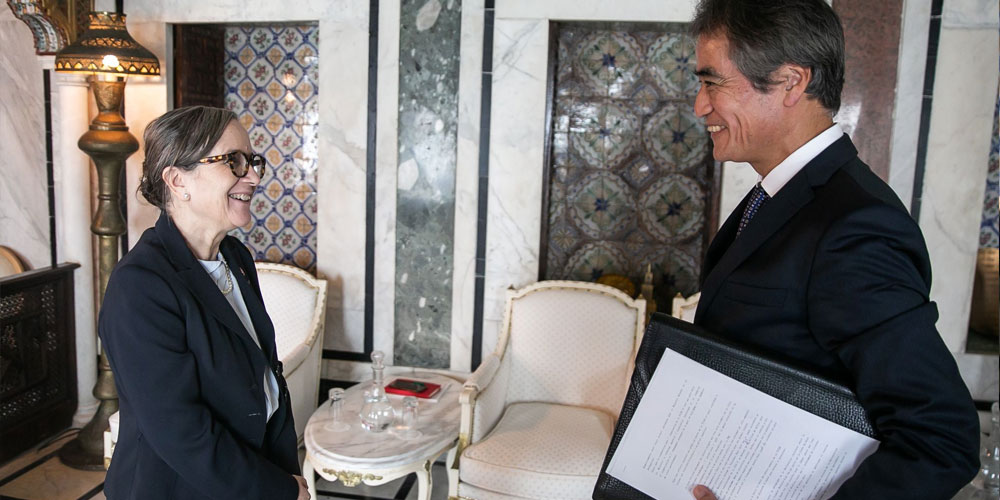 رئيسة الحكومة تلتقي سفير اليابان بتونس 