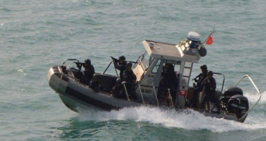 جربة :القبض على 03 أشخاص كانوا بصدد التحضير لعملية اجتياز للحدود البحرية خلسة