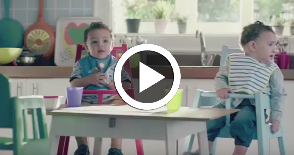 بسبب إيحاءات جنسية، اعلان حليب أطفال يثير ضجة في مصر